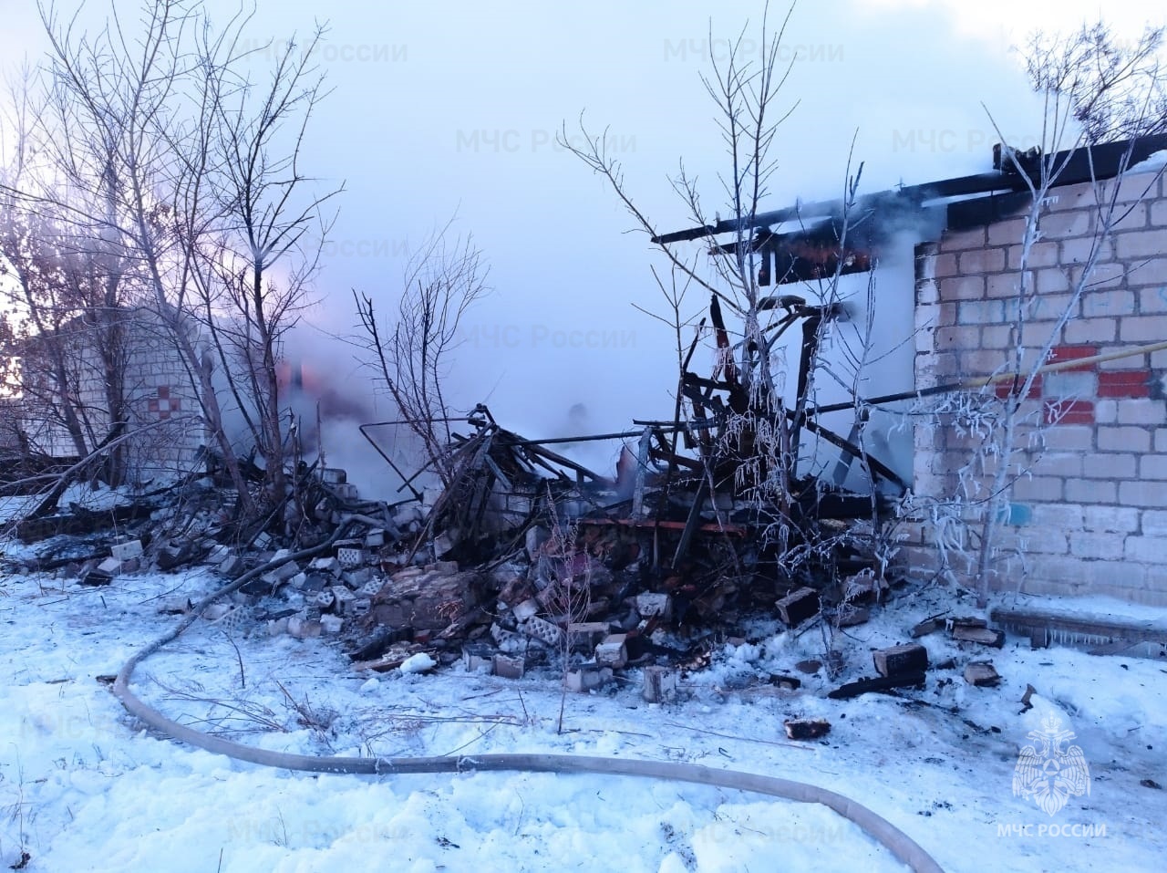В Домбаровском районе на пожаре погиб мужчина.